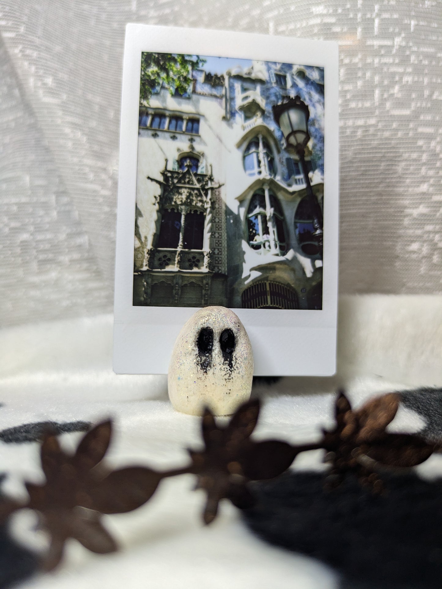 Phantom Photo Holder