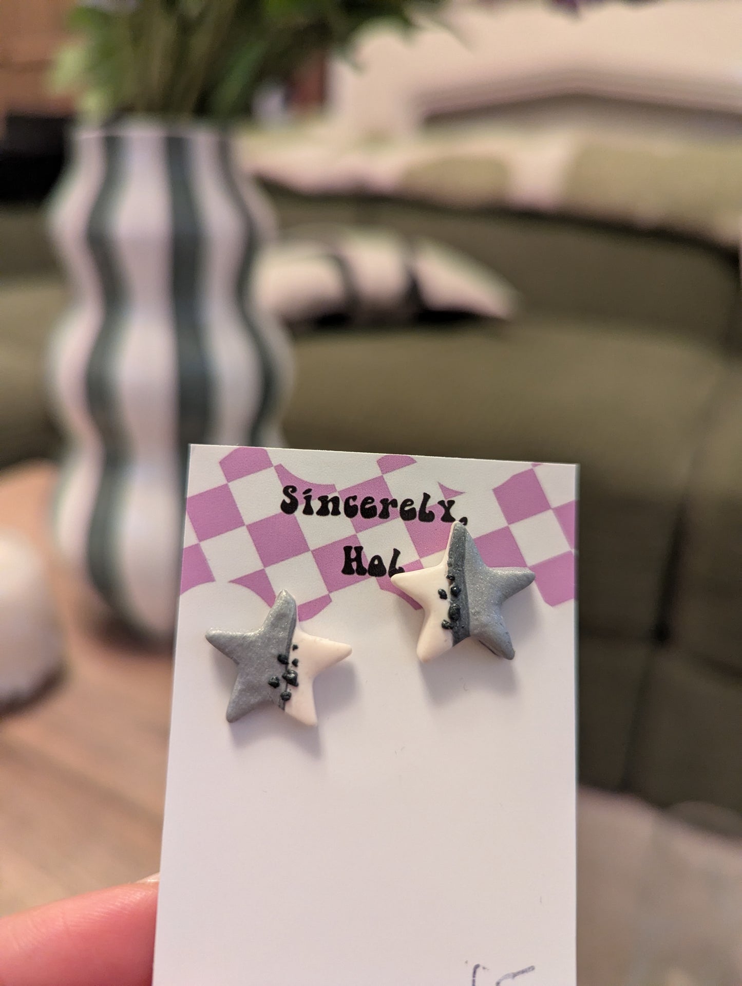 Star stud earrings