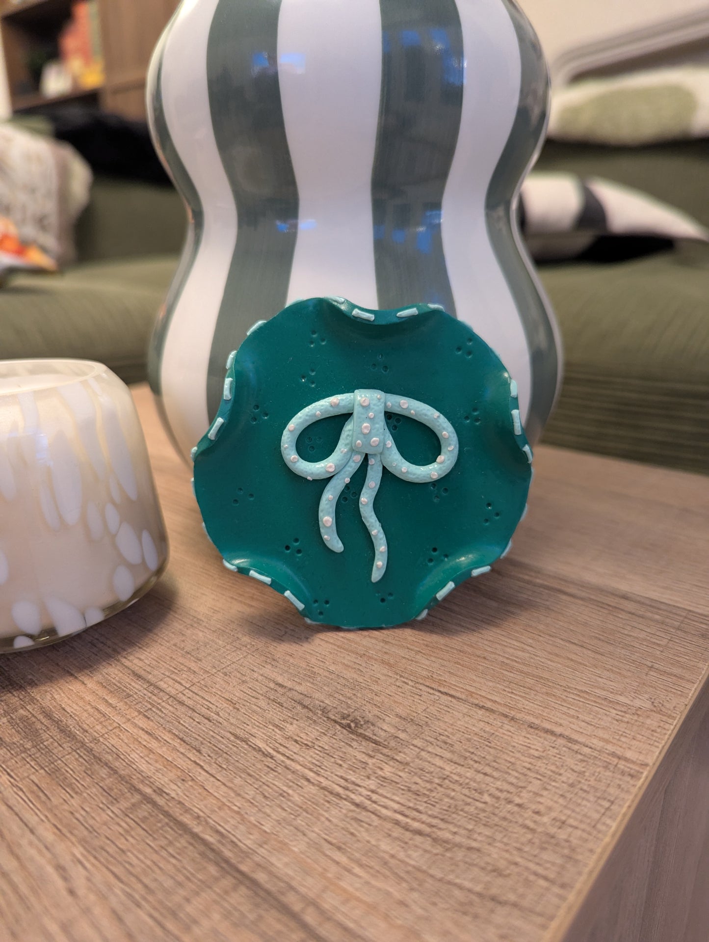Bow trinket dish