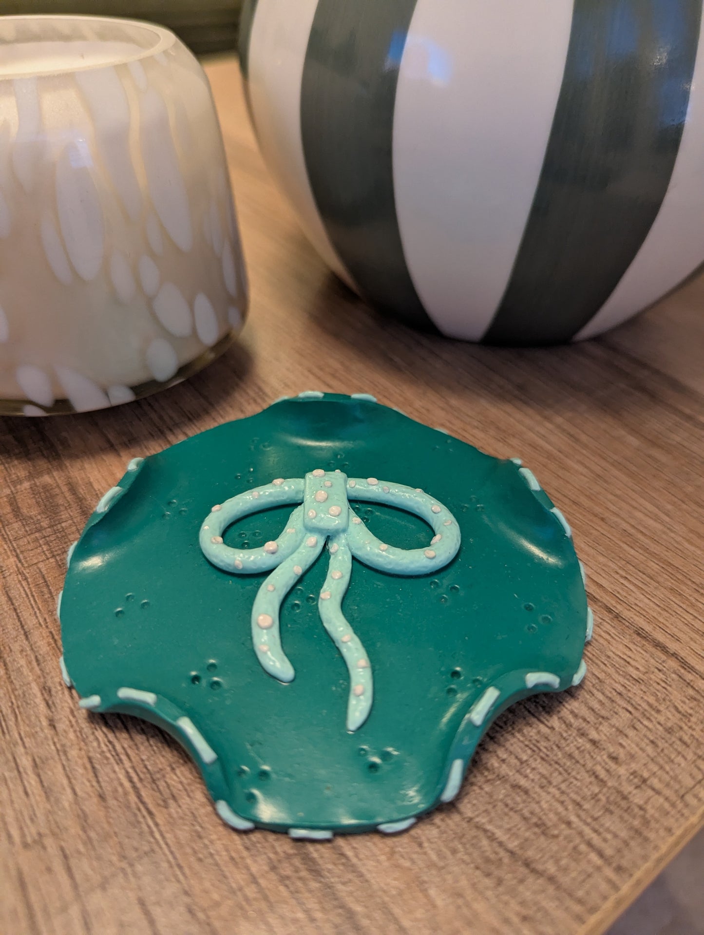 Bow trinket dish